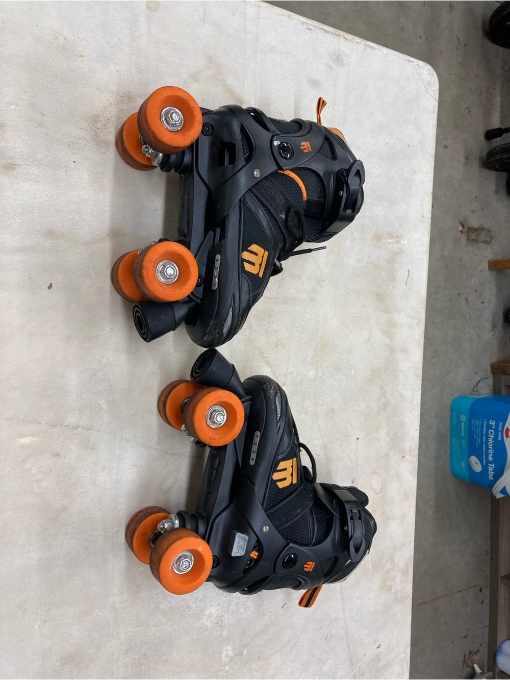 Adjustable roller blades